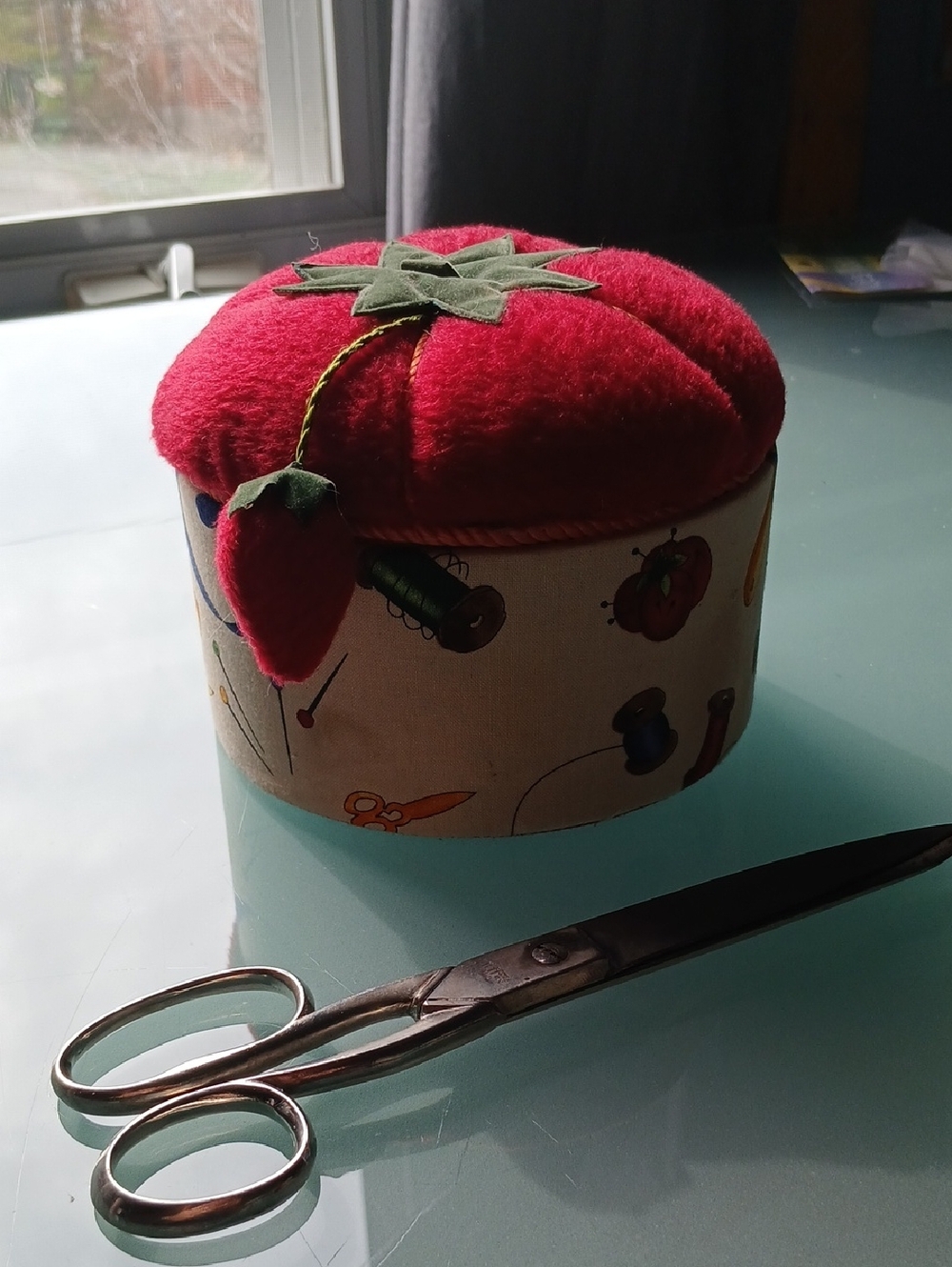 Vintage Retro Tomatoe Top Sewing Basket